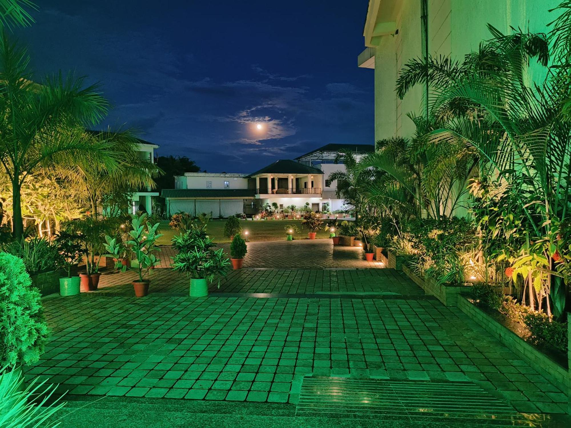 Jaanki Farms & Resorts Jorhāt Extérieur photo