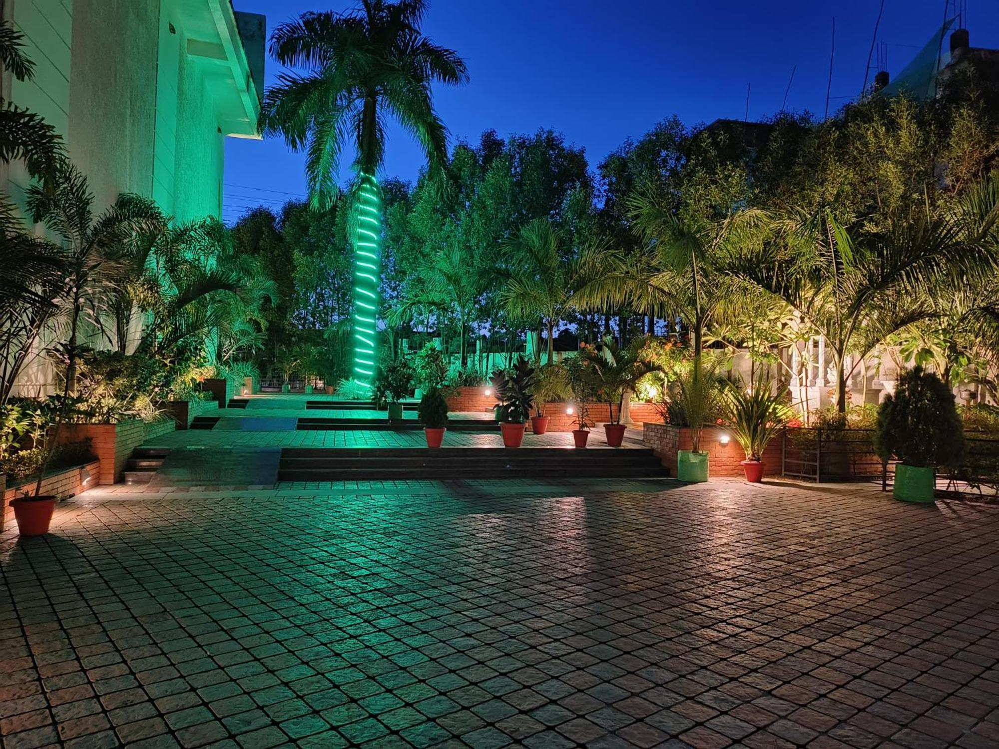 Jaanki Farms & Resorts Jorhāt Extérieur photo