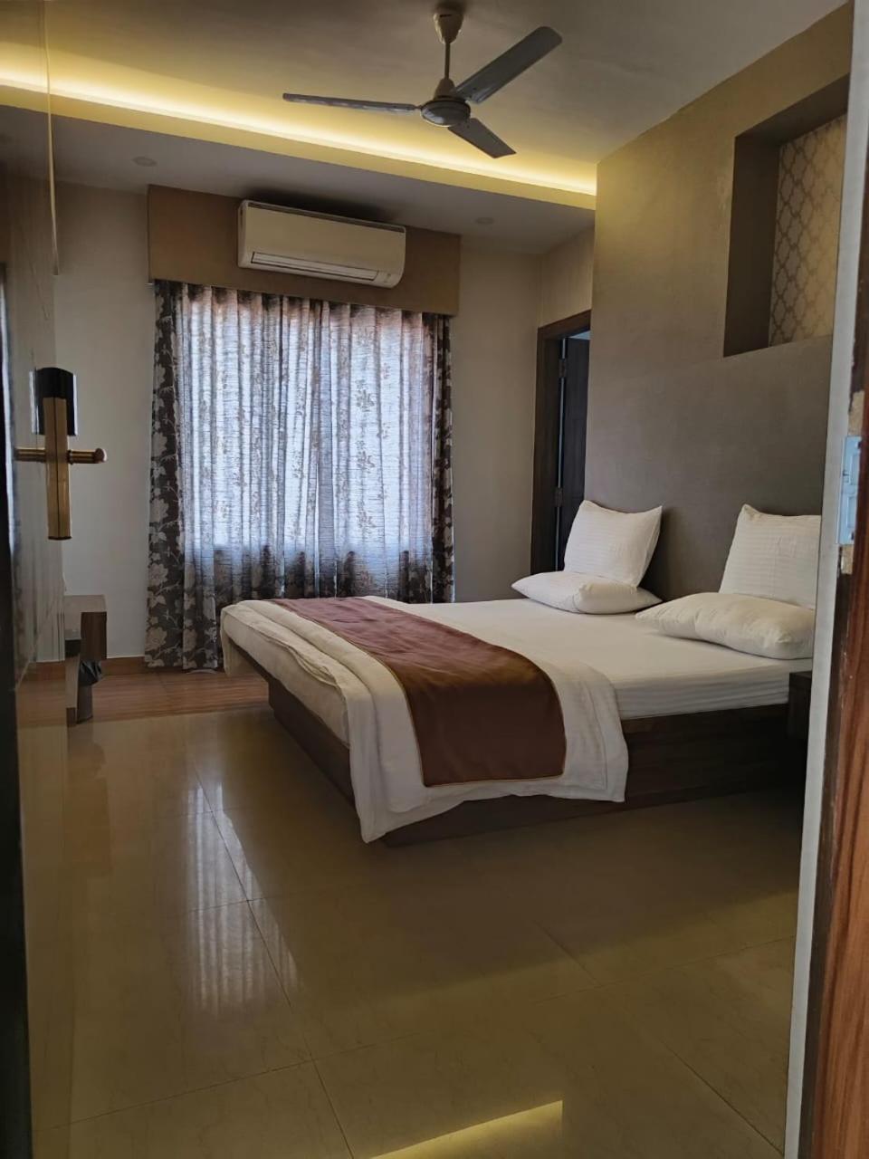Jaanki Farms & Resorts Jorhāt Extérieur photo