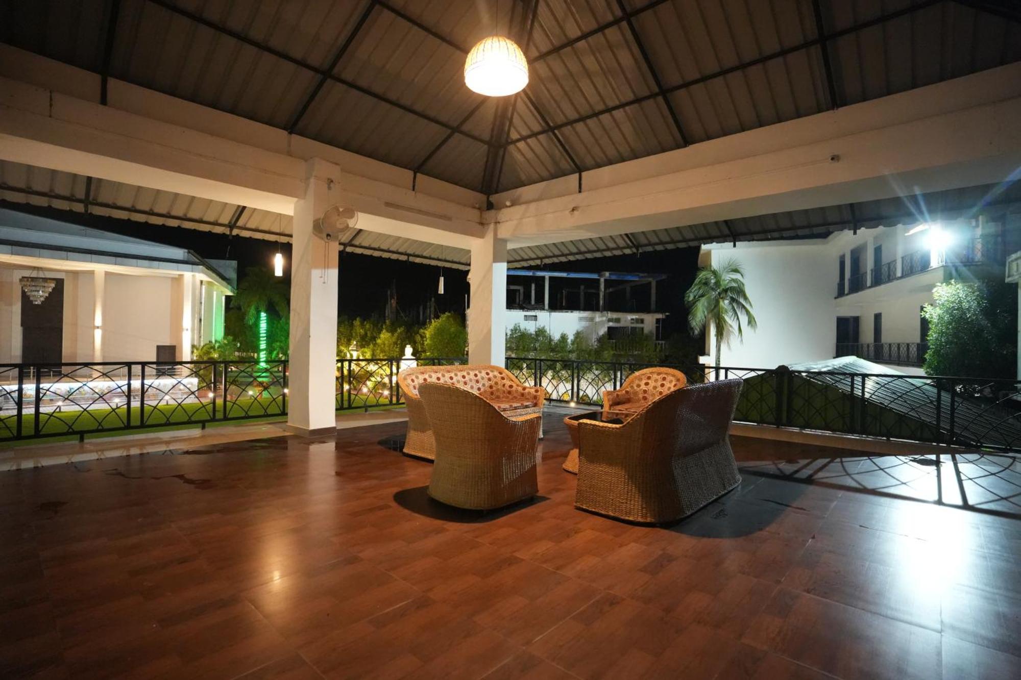 Jaanki Farms & Resorts Jorhāt Extérieur photo