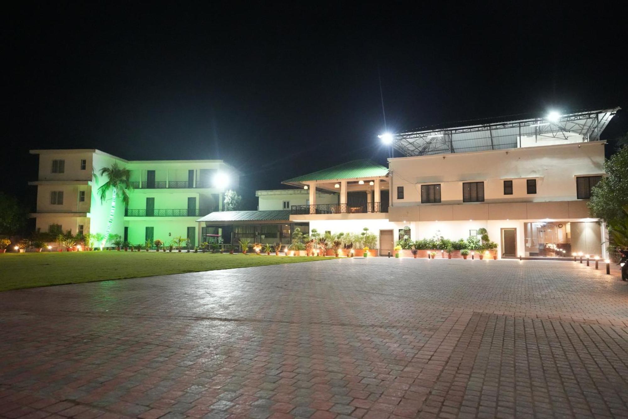Jaanki Farms & Resorts Jorhāt Extérieur photo